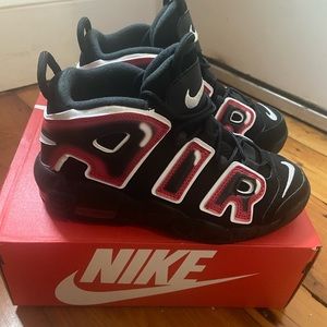 BRAND NEW Youth Nike Uptempo Size 5
